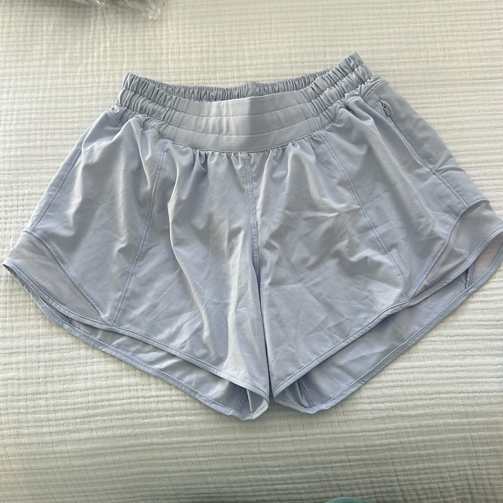 LULULEMON 4” HOTTY HOT SHORT LOW RISE